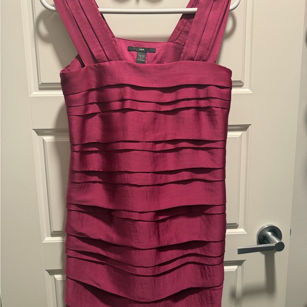 H&M Elegant magenta pink purple  Sleeveless ruffle Dress